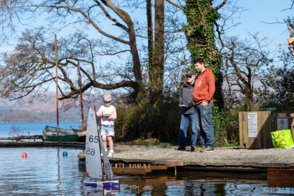 People playing around the Model Boat Pond Credit Natasha Suriya_hi-res-16 (1)